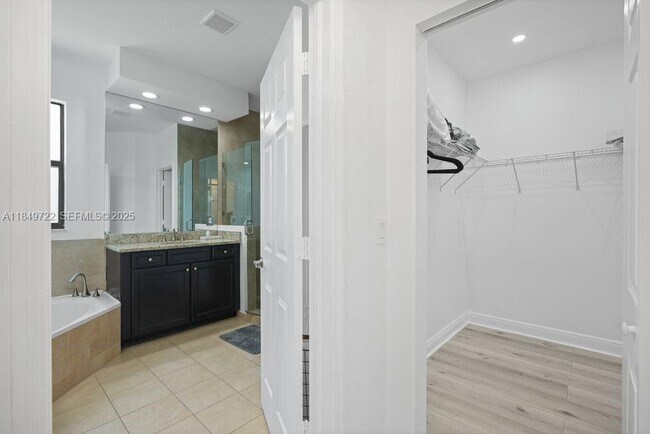 Building Photo - 10016 NW 89th Terrace