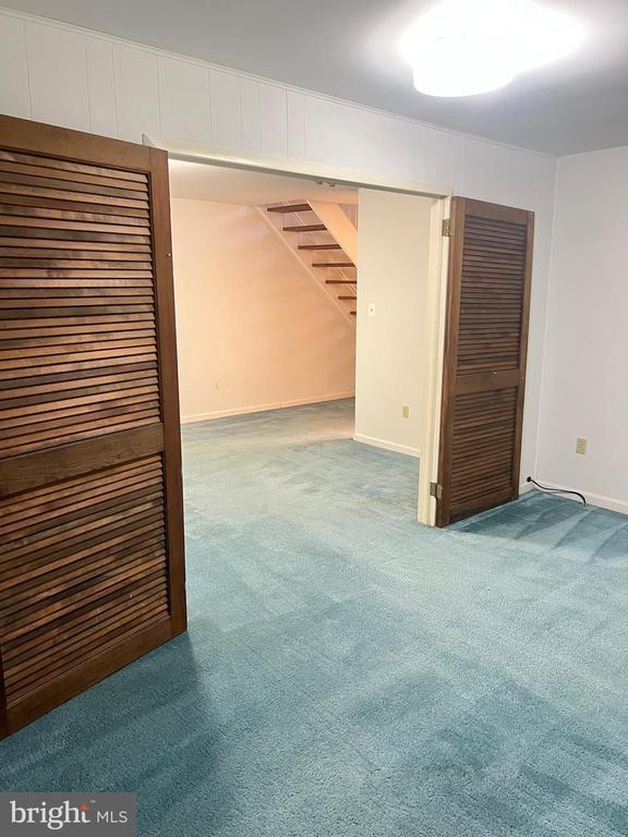 Building Photo - 2040 Golf Course Dr