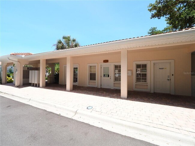 Building Photo - 4252 Central Sarasota Pkwy