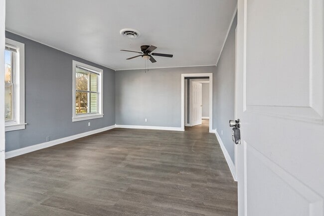 Building Photo - 506 Trinity St