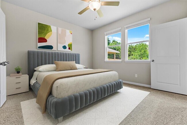 Building Photo - 520 View Dr