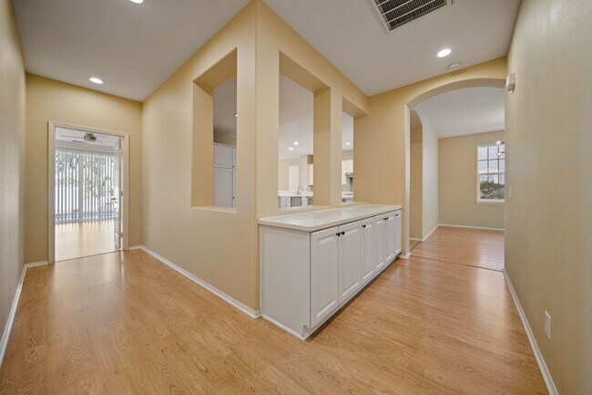 Building Photo - Cozy Stevenson Ranch Home on a Quiet Cul-De-Sac