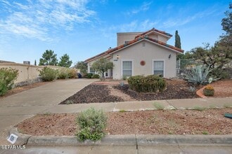 Building Photo - 1121 Regal Ridge Dr