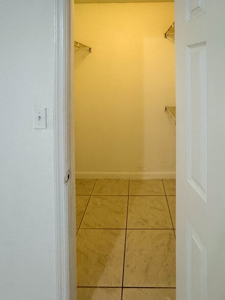 Building Photo - 2866 S University Dr