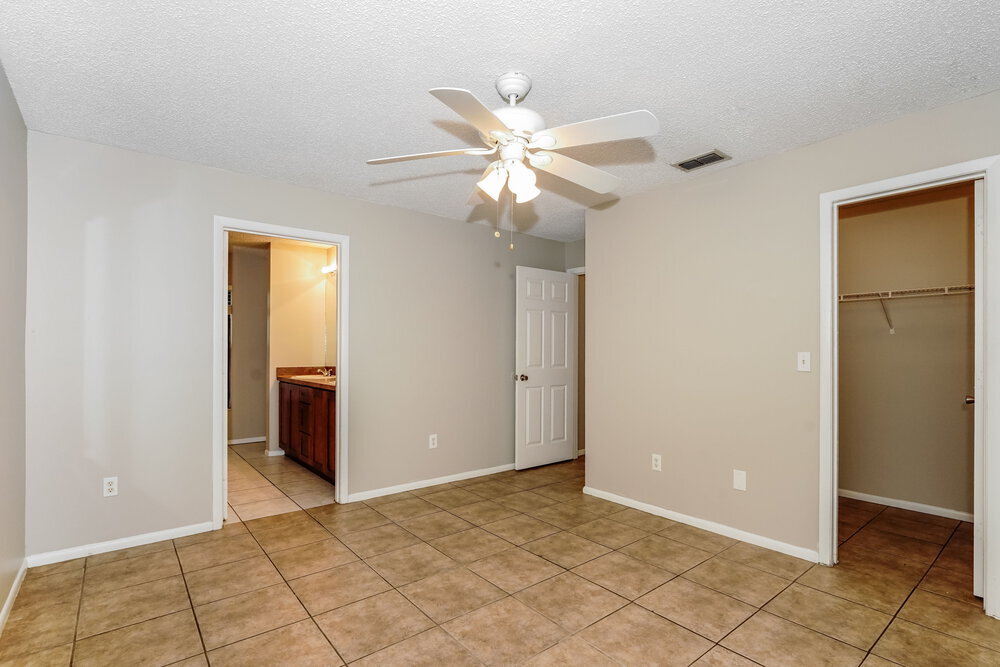 Building Photo - 1001 Pond Apple Ct