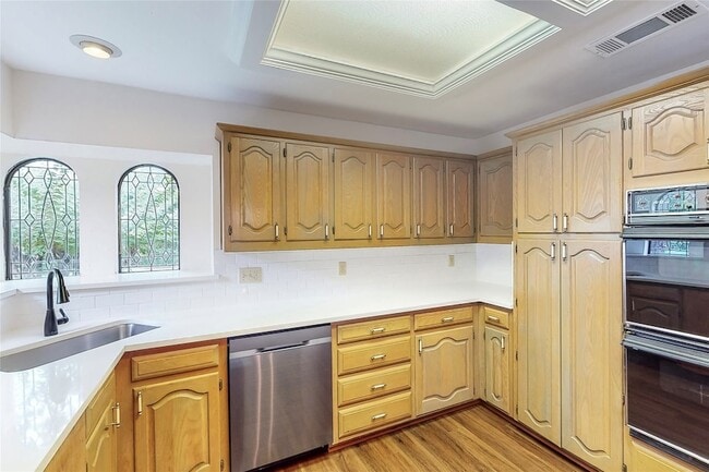Building Photo - 7504 Summitview Dr