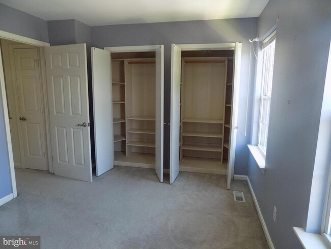 Building Photo - 1302 Roman Ridge Way