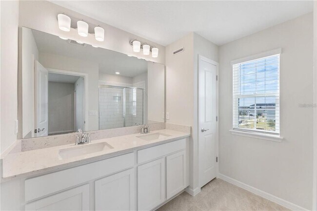 Building Photo - 2326 Vision St