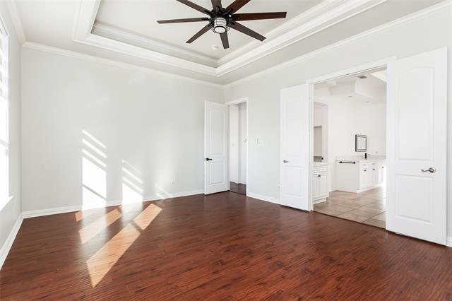 Building Photo - 2000 Le Mans Dr