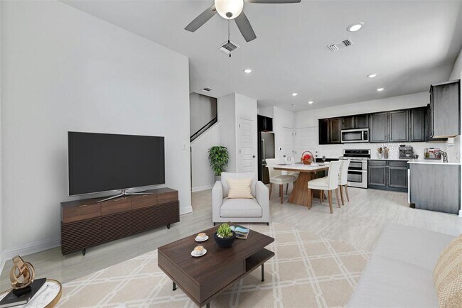 Building Photo - 8004 Lennon Dr