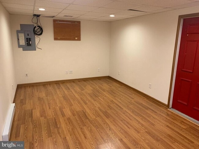 Building Photo - 207 N Linden Ave