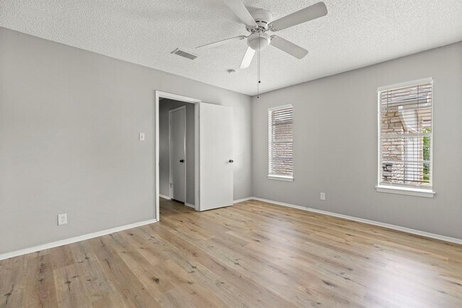 Building Photo - 618 Buckskin Dr
