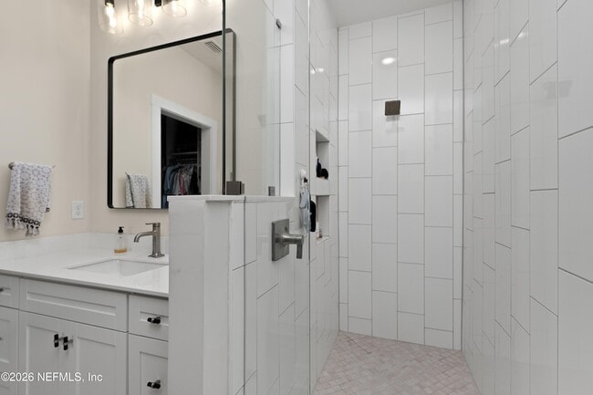 Building Photo - 16 Sewall Ln