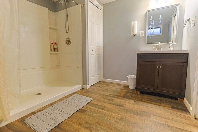 Building Photo - 19191 Palisade Ave