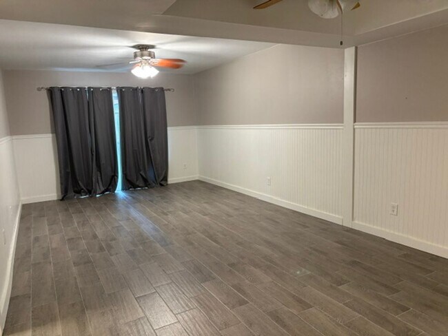 Building Photo - 209 Miracle Strip Pkwy