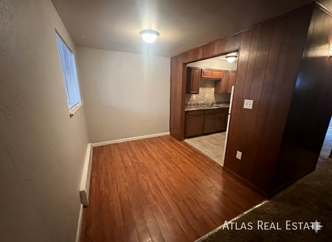 Building Photo - 835 E San Miguel St