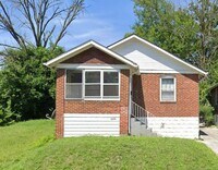 Building Photo - Brick Two Bedroom in Jennings