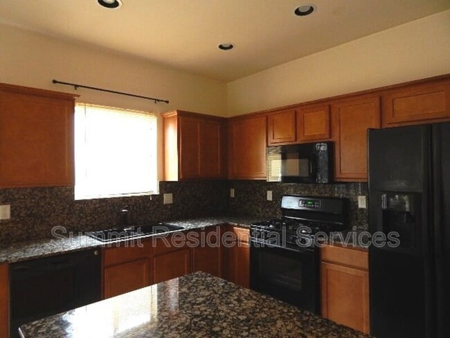 Building Photo - 242 E Corte Rancho Encanto