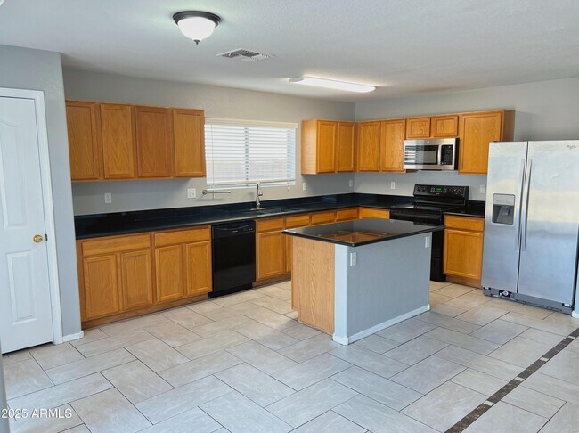 Building Photo - 2874 W Mineral Butte Dr