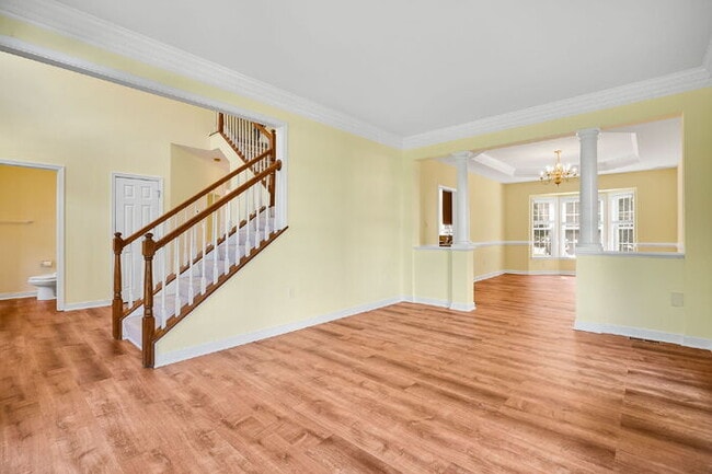 Building Photo - Spacious 5 Bedroom Home in Moseley – $3,800/mo