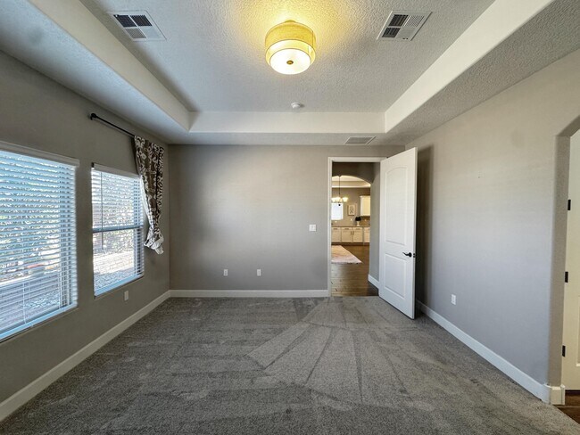 Building Photo - 6801 Prom Ave NE