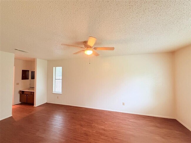 Building Photo - 10904 Meadgreen Ct