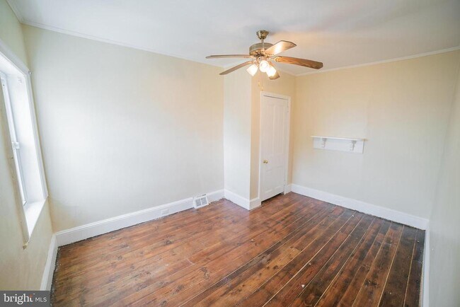 Building Photo - 2427 E Allegheny Ave