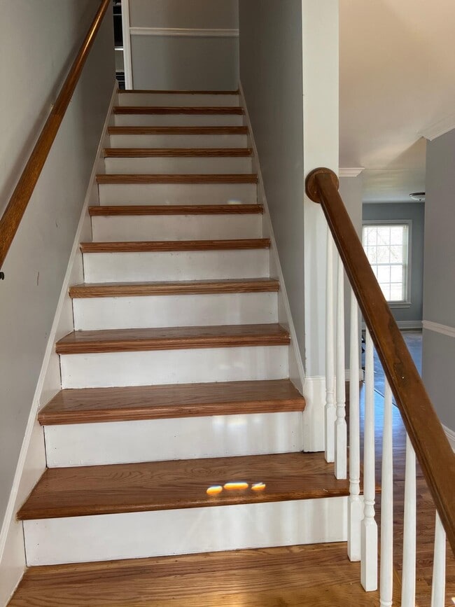 Building Photo - 929 Woodglen Ct