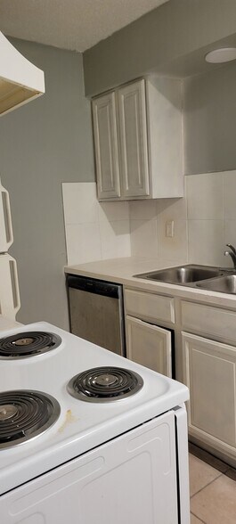 Building Photo - 5055 Ridglea Ln