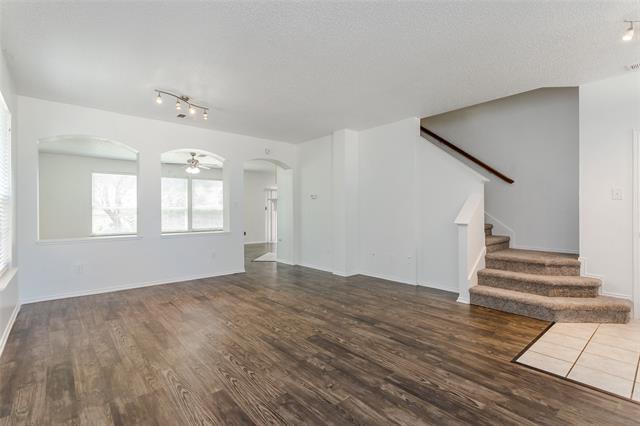 Building Photo - 513 Pineview Ln