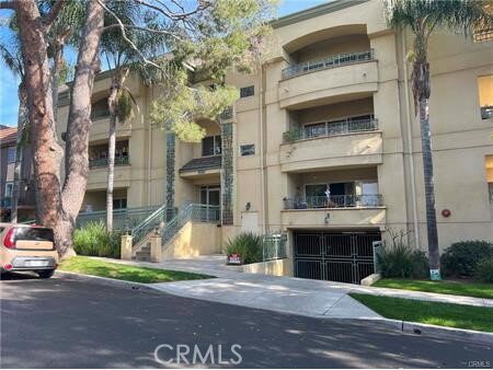 Building Photo - 620 W Palm Ave