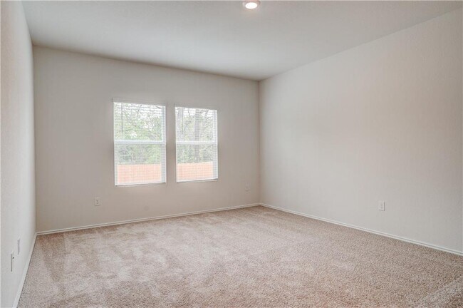 Building Photo - 14500 Fitzgibbon Dr