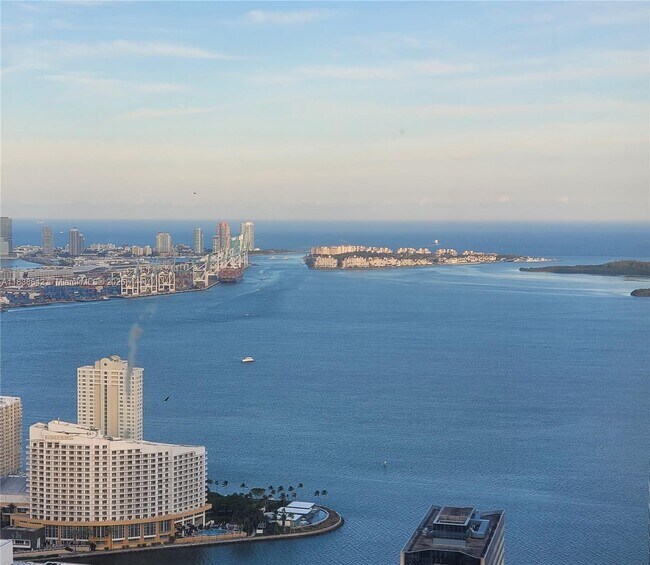 Building Photo - 1000 Brickell Plaza
