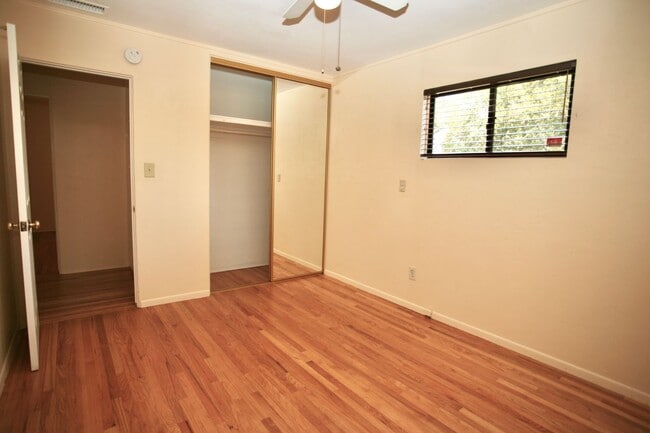 Building Photo - 3Br 1 Ba Country Charmer