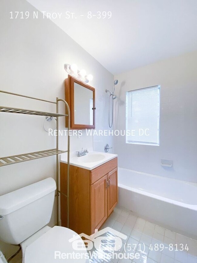 Building Photo - 1719 N Troy St