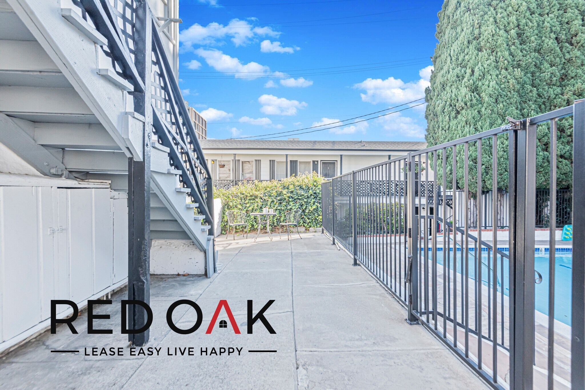 Building Photo - 1115 N Doheny Dr