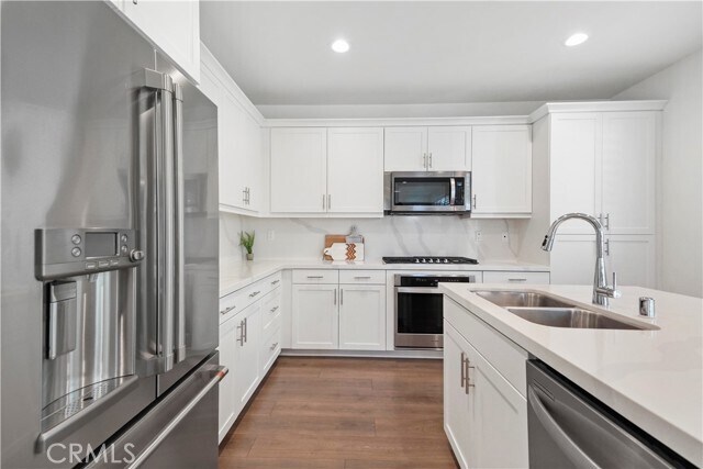 Building Photo - 23201 W Canterbury Way