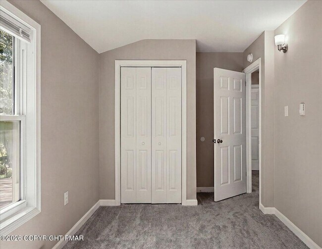 Building Photo - 5617 Pembrook Dr