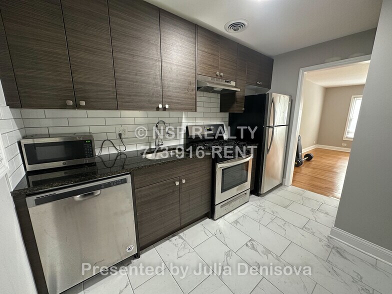 Building Photo - 1141 Deerfield Rd