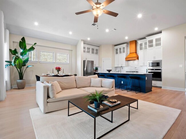 Building Photo - 2209 Santa Isabella Dr