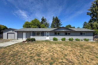 Building Photo - Spacious Rambler for Lease