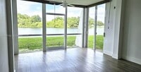 Building Photo - 9450 Poinciana Pl