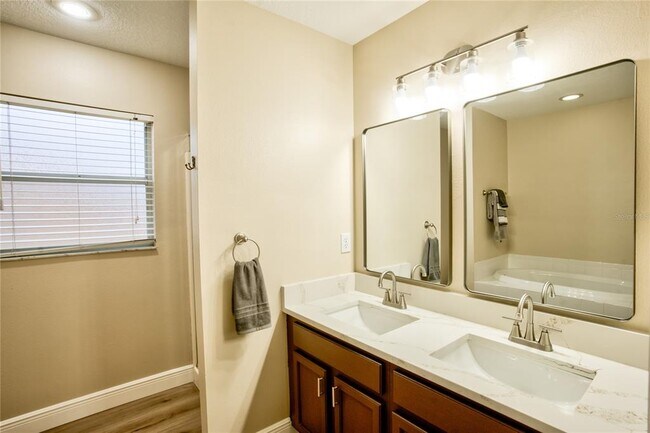 Building Photo - 6133 Lanshire Dr