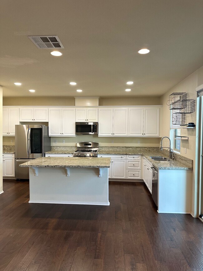 Building Photo - 3321 View Ridge Drive