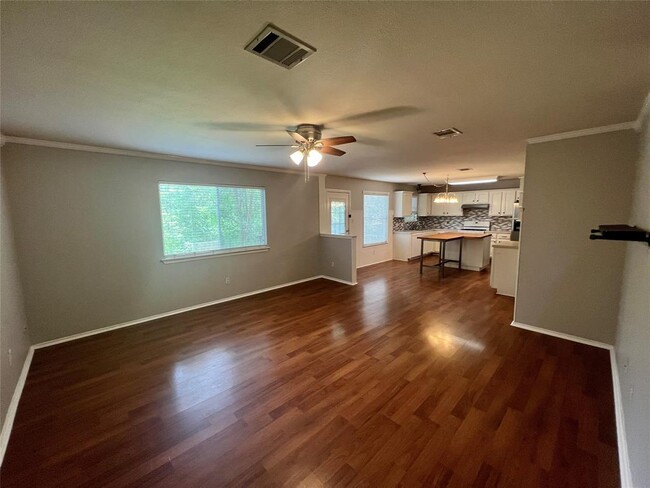 Building Photo - 1466 David Curry Dr