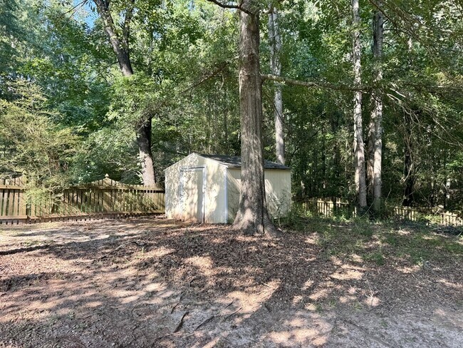 Building Photo - 431 Whitewater Tr