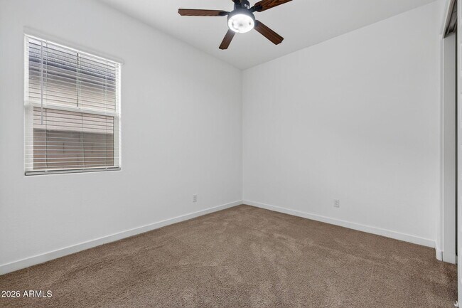 Building Photo - 203 E Birchwood Pl
