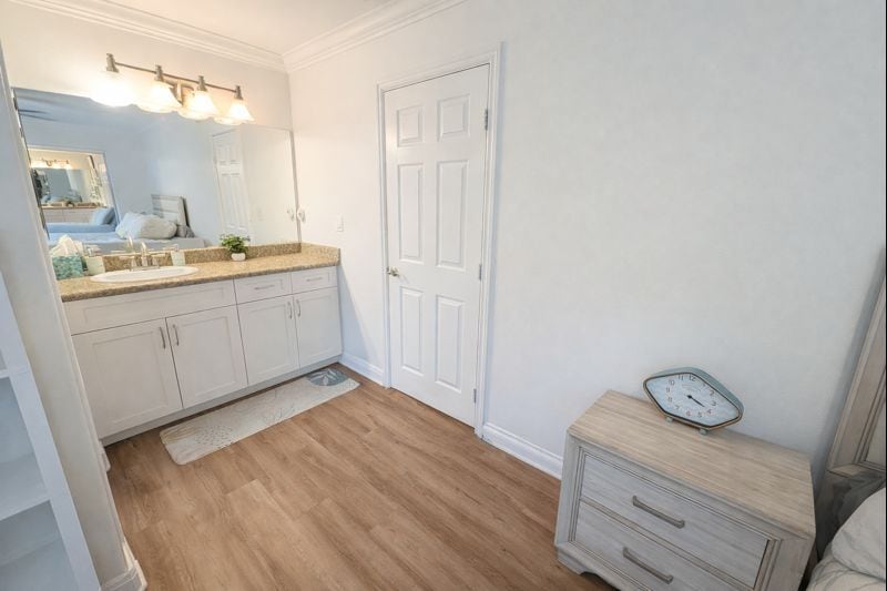 Large bath vanity - 3956 Texas St