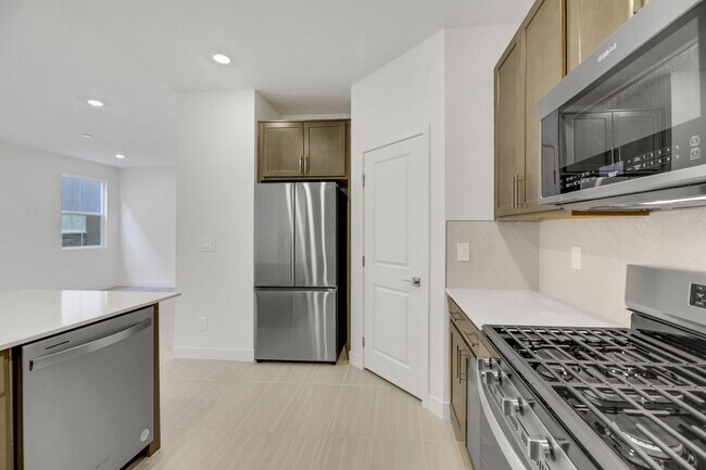 Building Photo - 4-Bedroom Home in Inspirada
