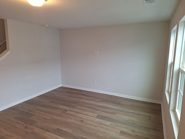 Building Photo - MOVE IN SPECIAL!!! Fabulous New Townhouse in Columbia SC!